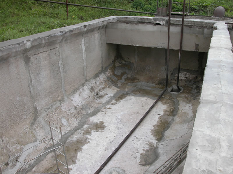 Подземная гидроизоляция. Гидроизоляция бетонных подземных сооружений. Подземный железобетонный резервуар. Бетонный резервуар для воды. Монолитные железобетонные резервуары для воды.